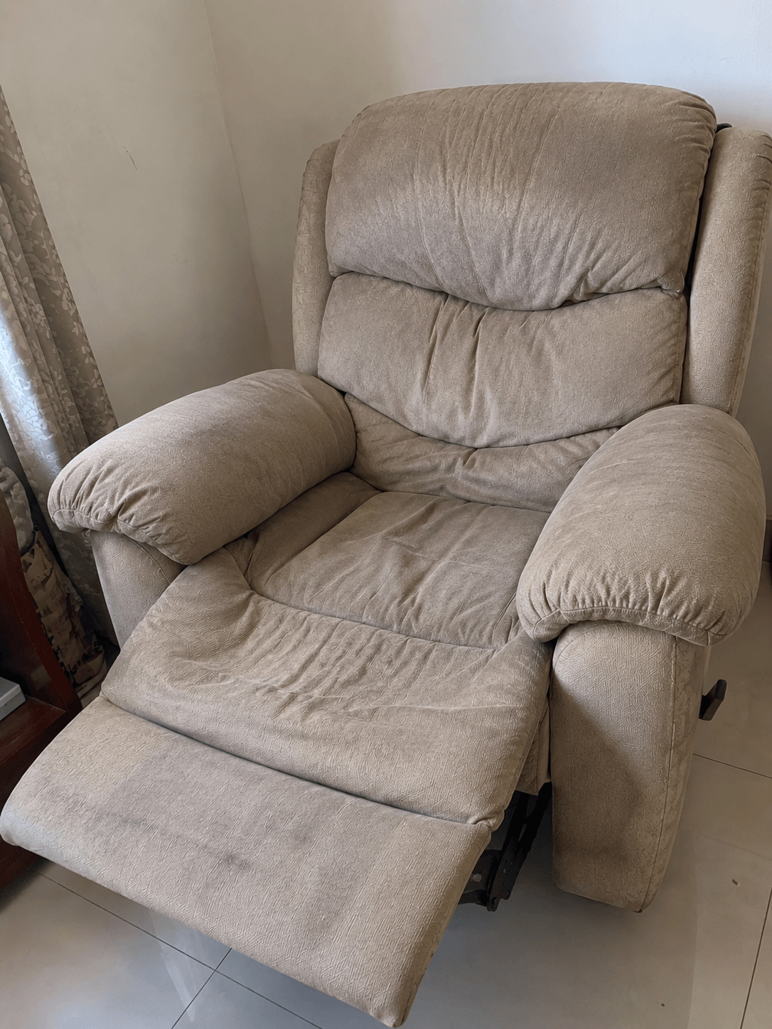 Recliner before repair